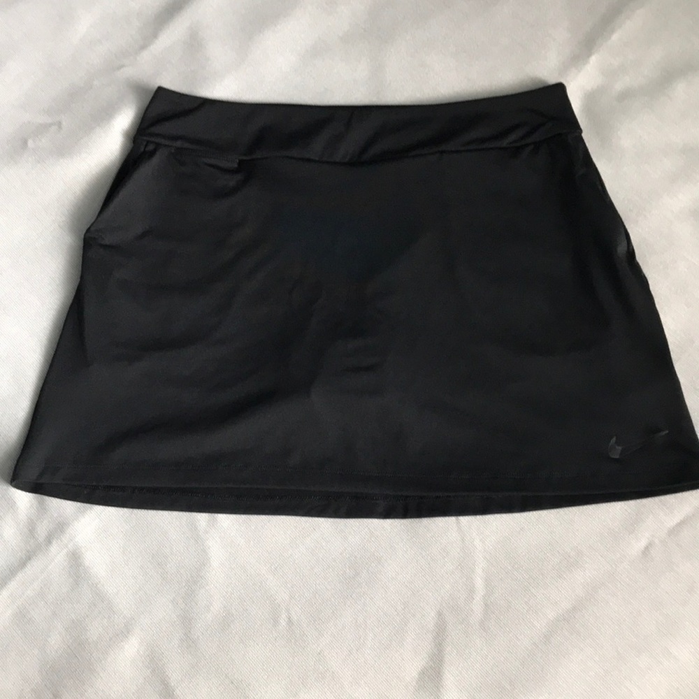 Nike dry fit skirt size large